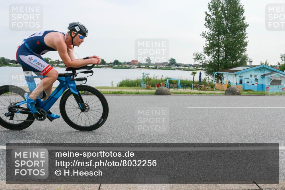 15.06.2025 - 27. Vierlanden-Triathlon H.Heesch http://msf.ph/oto/8032256 15.06.2025 10:39:15 Radfahren 186, 340, 377 meine-sportfotos.de