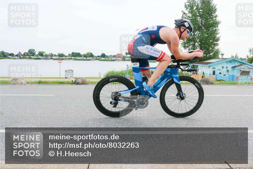 15.06.2025 - 27. Vierlanden-Triathlon H.Heesch http://msf.ph/oto/8032263 15.06.2025 10:39:16 Radfahren 186, 340, 377 meine-sportfotos.de