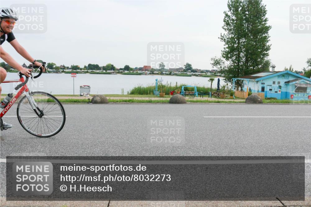 15.06.2025 - 27. Vierlanden-Triathlon H.Heesch http://msf.ph/oto/8032273 15.06.2025 10:39:18 Radfahren 186, 340, 377 meine-sportfotos.de