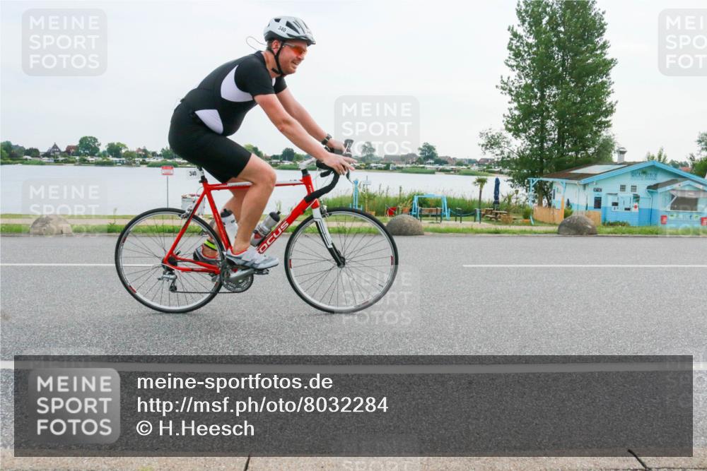 15.06.2025 - 27. Vierlanden-Triathlon H.Heesch http://msf.ph/oto/8032284 15.06.2025 10:39:18 Radfahren 186, 340, 377 meine-sportfotos.de