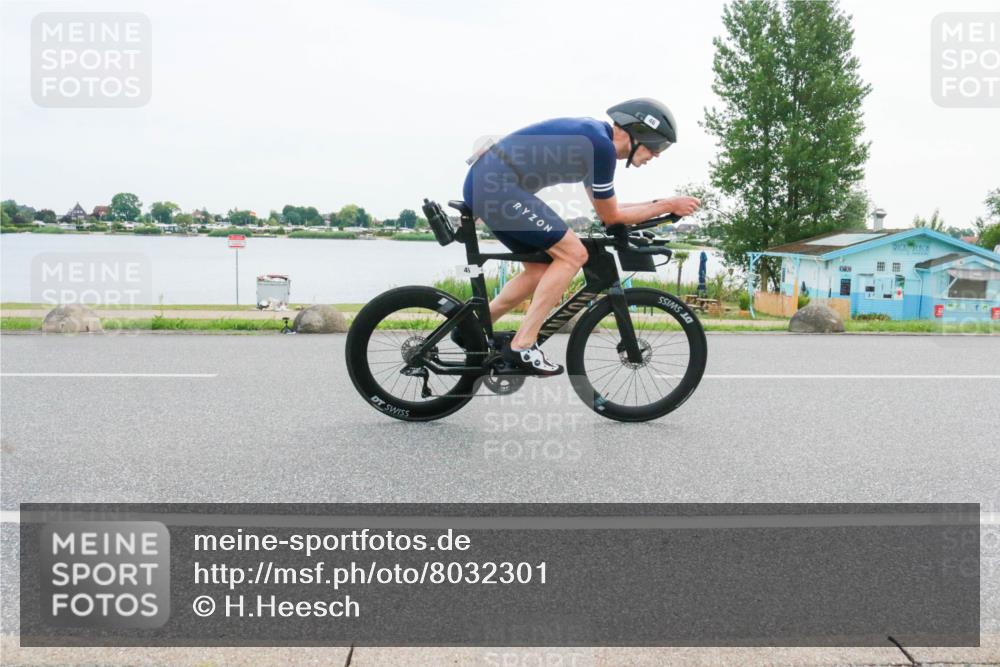 15.06.2025 - 27. Vierlanden-Triathlon H.Heesch http://msf.ph/oto/8032301 15.06.2025 10:39:25 Radfahren 46, 209, 294 meine-sportfotos.de