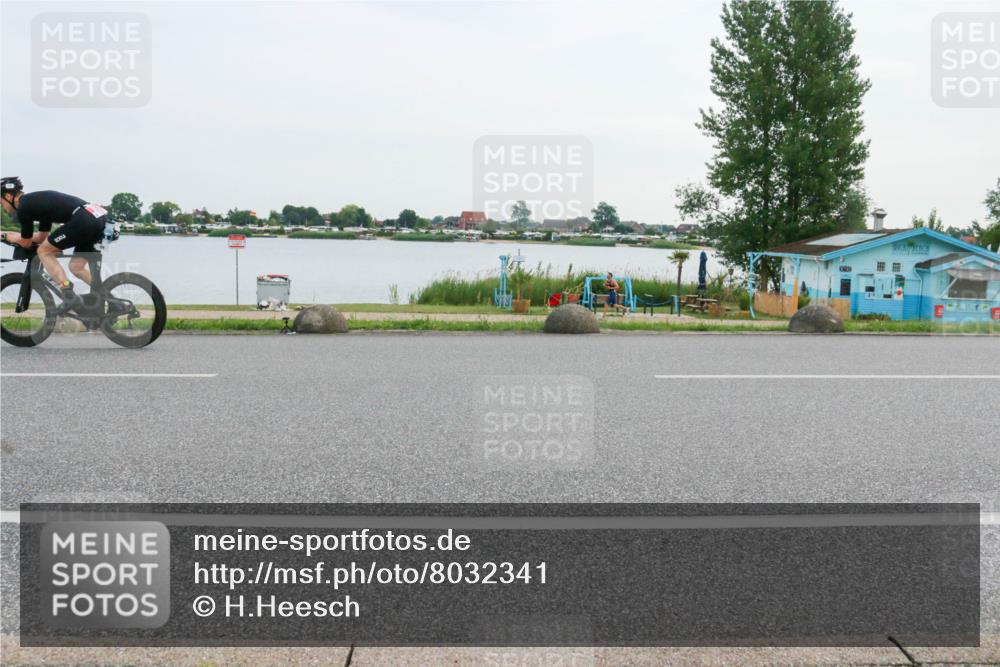 15.06.2025 - 27. Vierlanden-Triathlon H.Heesch http://msf.ph/oto/8032341 15.06.2025 10:39:32 Radfahren 59, 67, 130, 204, 281 meine-sportfotos.de