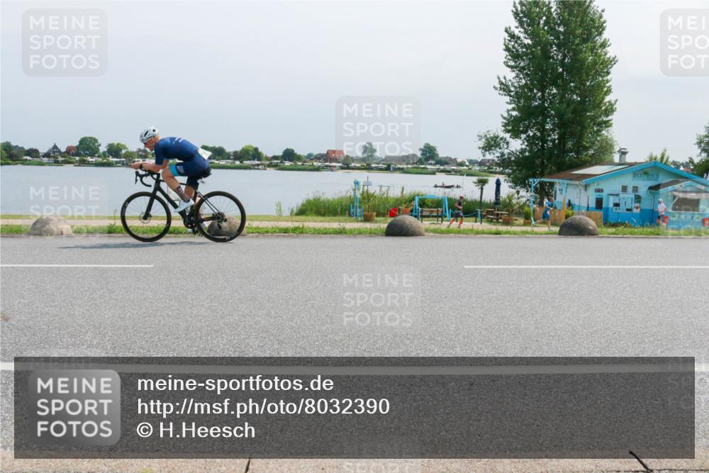 21.06.2025 - 27. Vierlanden-Triathlon H.Heesch http://msf.ph/oto/8032390 15.06.2025 11:36:42 Radfahren 697, 749, 851 meine-sportfotos.de