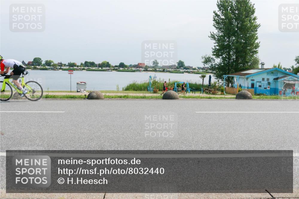21.06.2025 - 27. Vierlanden-Triathlon H.Heesch http://msf.ph/oto/8032440 15.06.2025 11:37:05 Radfahren 125, 713 meine-sportfotos.de