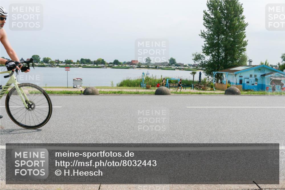 21.06.2025 - 27. Vierlanden-Triathlon H.Heesch http://msf.ph/oto/8032443 15.06.2025 11:37:05 Radfahren 125, 713 meine-sportfotos.de