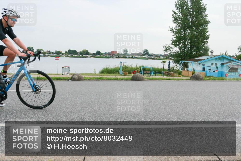 15.06.2025 - 27. Vierlanden-Triathlon H.Heesch http://msf.ph/oto/8032449 15.06.2025 10:39:50 Radfahren 153, 260, 357 meine-sportfotos.de