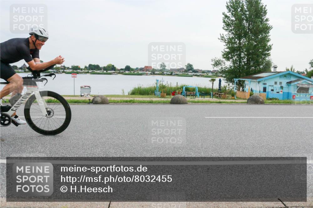 15.06.2025 - 27. Vierlanden-Triathlon H.Heesch http://msf.ph/oto/8032455 15.06.2025 10:39:51 Radfahren 153, 260, 357 meine-sportfotos.de