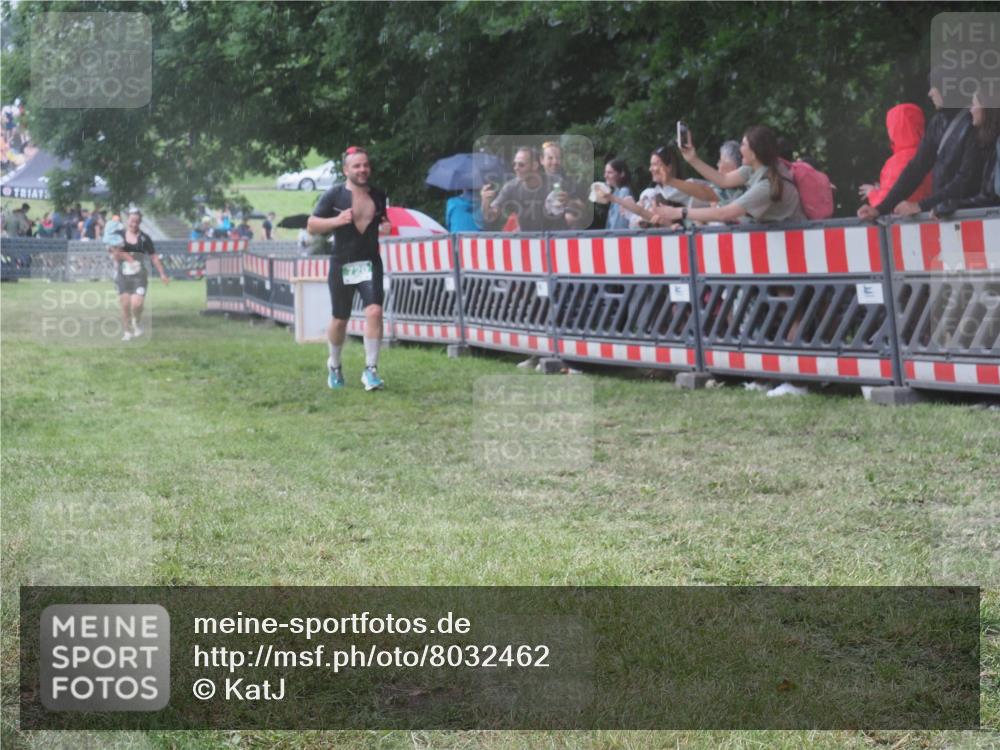 21.06.2025 - 27. Vierlanden-Triathlon KatJ http://msf.ph/oto/8032462 15.06.2025 13:43:19 Ziel 720, 945 meine-sportfotos.de