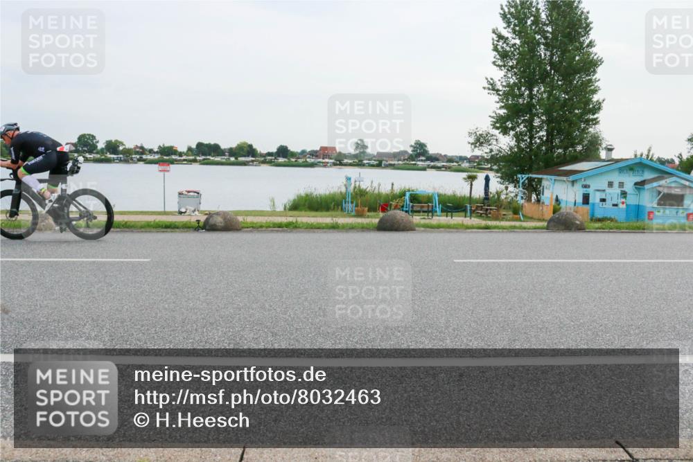 15.06.2025 - 27. Vierlanden-Triathlon H.Heesch http://msf.ph/oto/8032463 15.06.2025 10:39:54 Radfahren 77, 153 meine-sportfotos.de