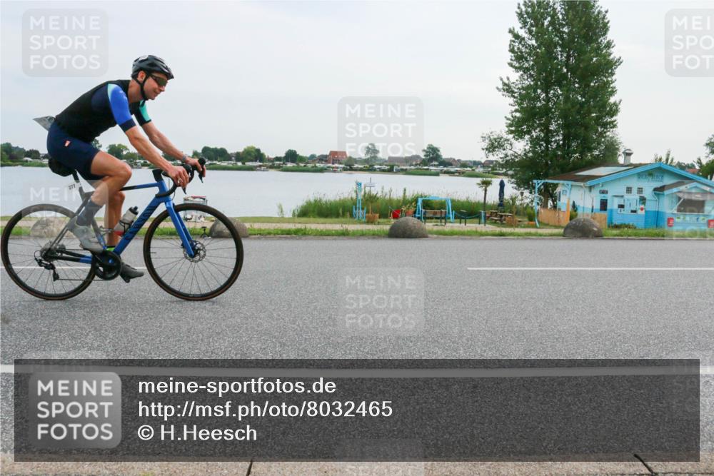 15.06.2025 - 27. Vierlanden-Triathlon H.Heesch http://msf.ph/oto/8032465 15.06.2025 10:40:05 Radfahren 277 meine-sportfotos.de