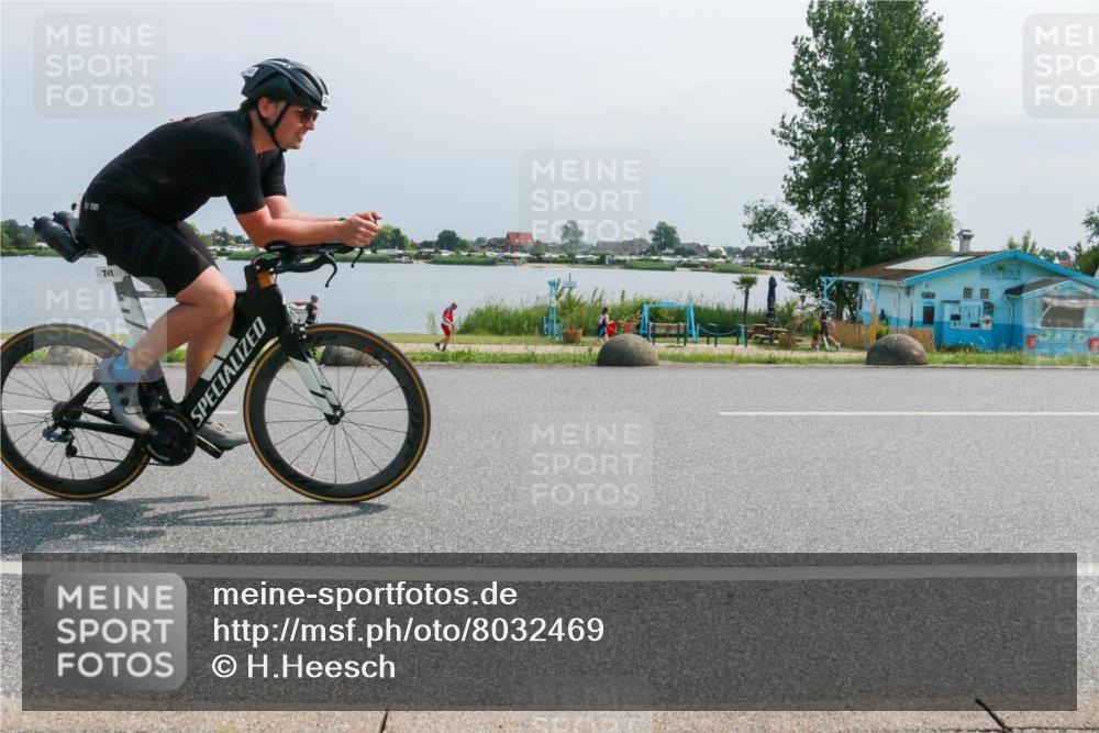 21.06.2025 - 27. Vierlanden-Triathlon H.Heesch http://msf.ph/oto/8032469 15.06.2025 11:37:22 Radfahren 741 meine-sportfotos.de