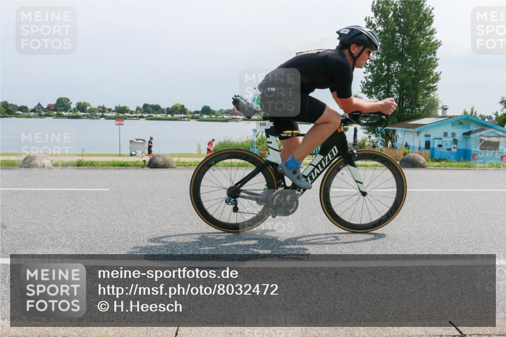 21.06.2025 - 27. Vierlanden-Triathlon H.Heesch http://msf.ph/oto/8032472 15.06.2025 11:37:22 Radfahren 741 meine-sportfotos.de
