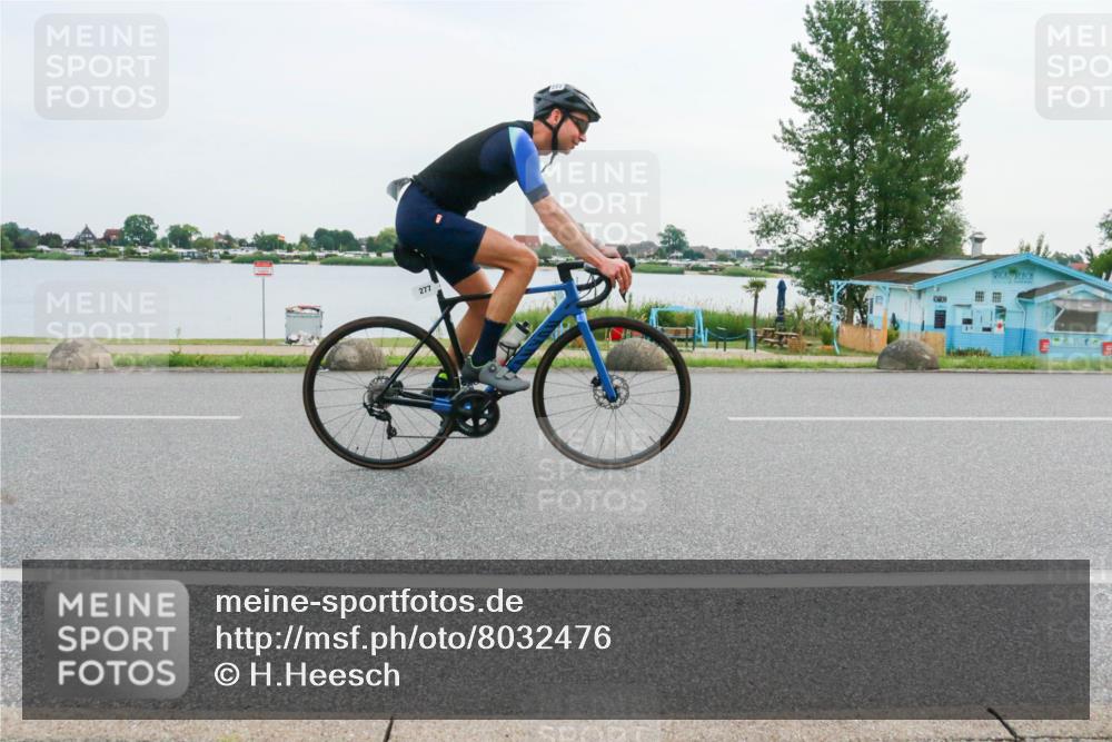 15.06.2025 - 27. Vierlanden-Triathlon H.Heesch http://msf.ph/oto/8032476 15.06.2025 10:40:05 Radfahren 277 meine-sportfotos.de