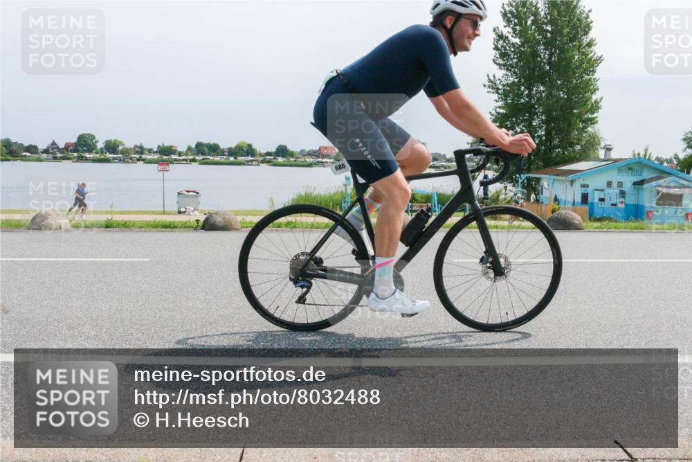 21.06.2025 - 27. Vierlanden-Triathlon H.Heesch http://msf.ph/oto/8032488 15.06.2025 11:37:33 Radfahren 90, 686 meine-sportfotos.de