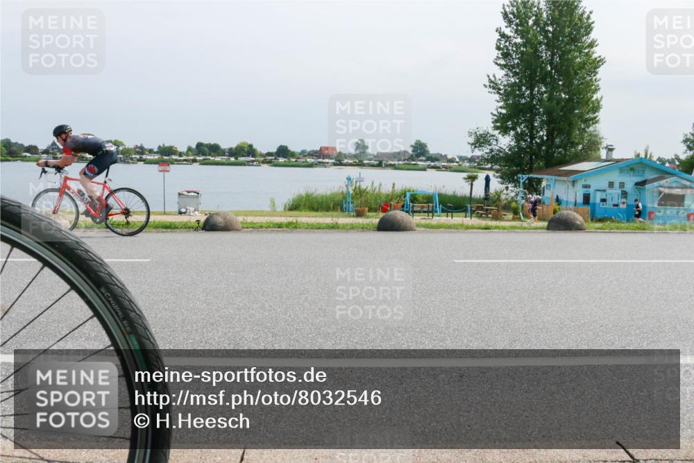 21.06.2025 - 27. Vierlanden-Triathlon H.Heesch http://msf.ph/oto/8032546 15.06.2025 11:37:48 Radfahren 683, 691, 759 meine-sportfotos.de