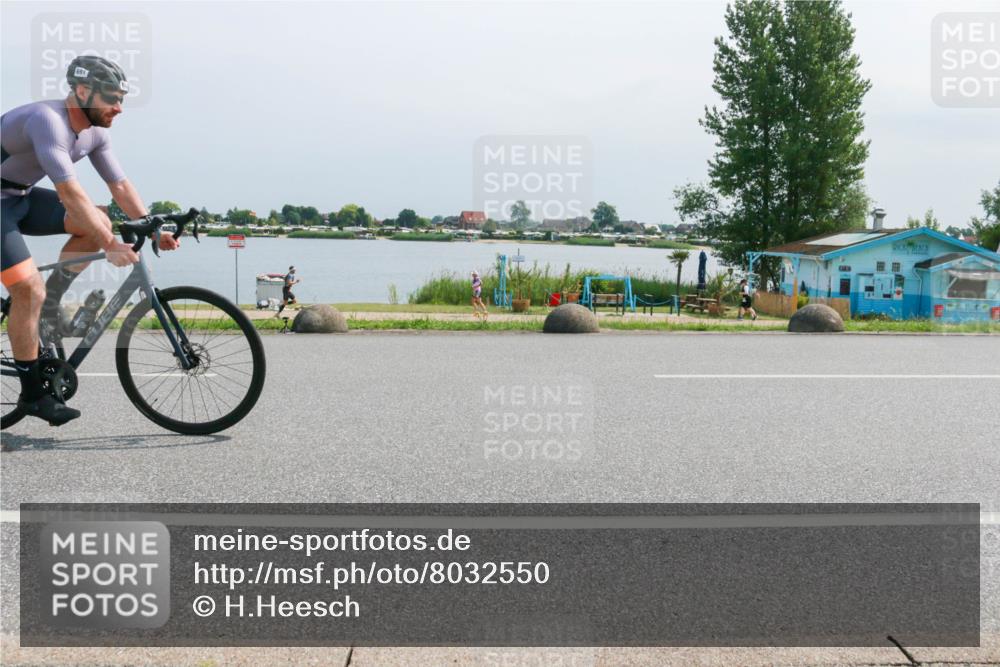 21.06.2025 - 27. Vierlanden-Triathlon H.Heesch http://msf.ph/oto/8032550 15.06.2025 11:37:51 Radfahren 691, 759, 900 meine-sportfotos.de