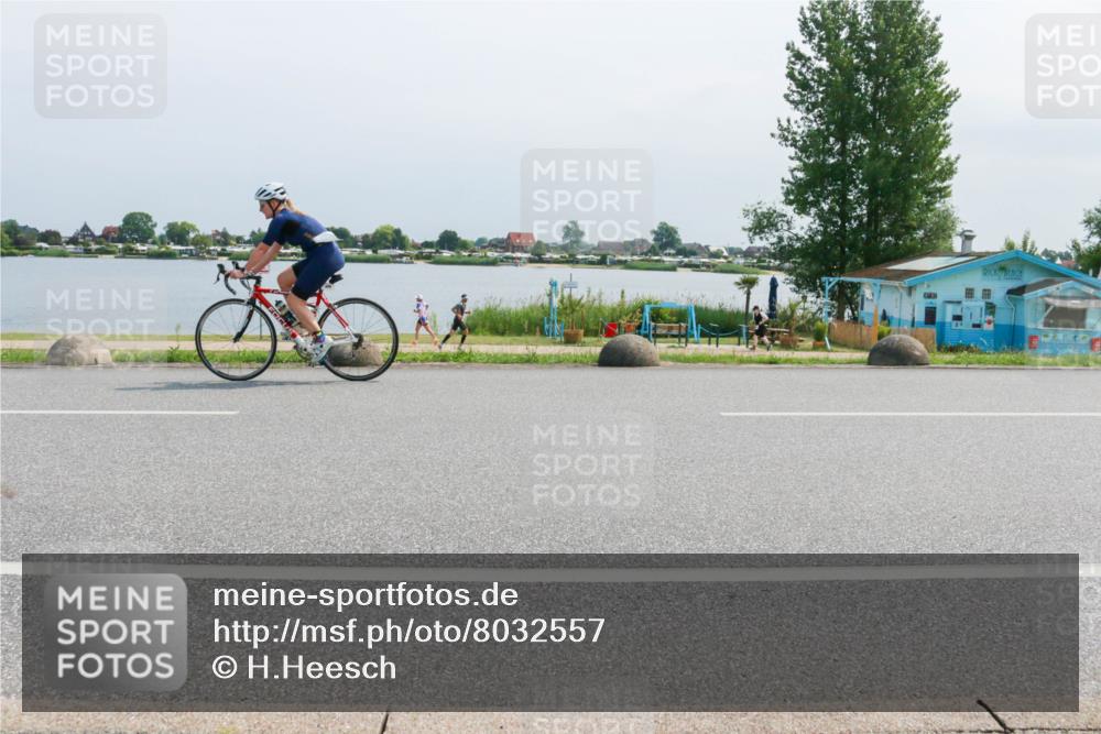 21.06.2025 - 27. Vierlanden-Triathlon H.Heesch http://msf.ph/oto/8032557 15.06.2025 11:37:53 Radfahren 691, 759, 854, 900 meine-sportfotos.de