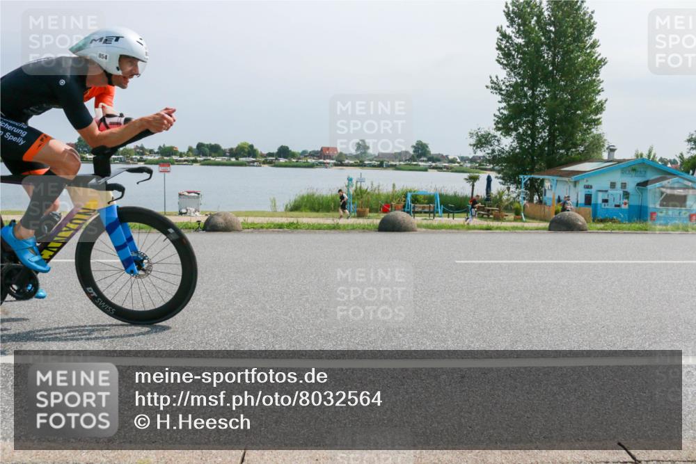 21.06.2025 - 27. Vierlanden-Triathlon H.Heesch http://msf.ph/oto/8032564 15.06.2025 11:37:56 Radfahren 854, 900 meine-sportfotos.de