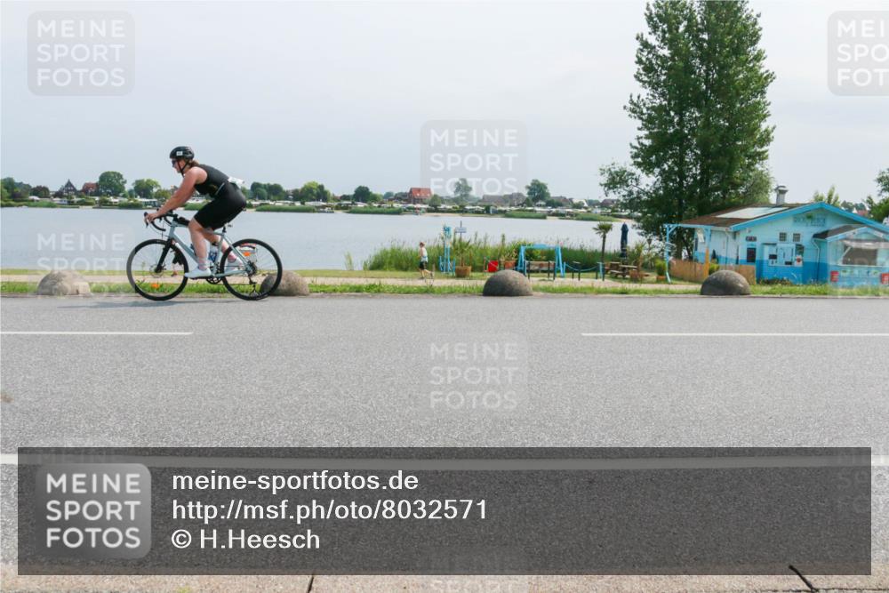 21.06.2025 - 27. Vierlanden-Triathlon H.Heesch http://msf.ph/oto/8032571 15.06.2025 11:38:02 Radfahren 215, 981 meine-sportfotos.de