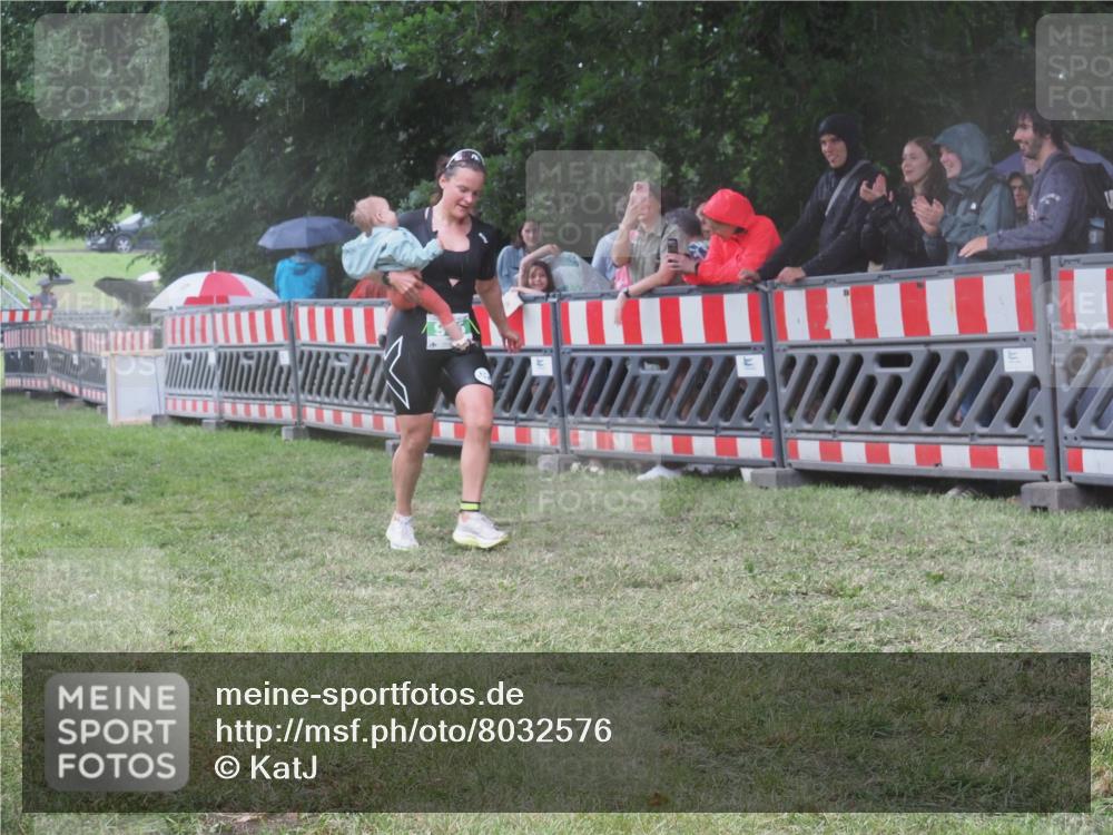 21.06.2025 - 27. Vierlanden-Triathlon KatJ http://msf.ph/oto/8032576 15.06.2025 13:43:25 Ziel 144, 945 meine-sportfotos.de