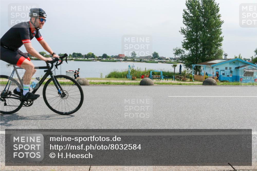 21.06.2025 - 27. Vierlanden-Triathlon H.Heesch http://msf.ph/oto/8032584 15.06.2025 11:38:12 Radfahren 644 meine-sportfotos.de