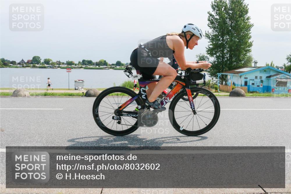 21.06.2025 - 27. Vierlanden-Triathlon H.Heesch http://msf.ph/oto/8032602 15.06.2025 11:38:25 Radfahren 226, 246, 761 meine-sportfotos.de