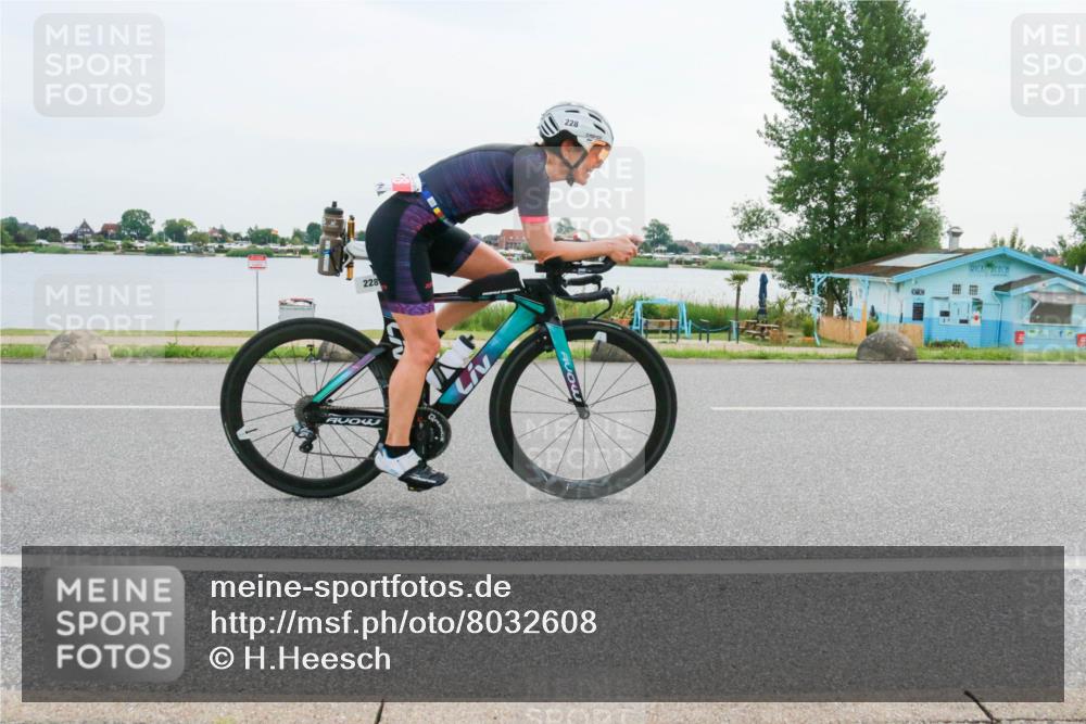 15.06.2025 - 27. Vierlanden-Triathlon H.Heesch http://msf.ph/oto/8032608 15.06.2025 10:40:31 Radfahren 228, 304 meine-sportfotos.de