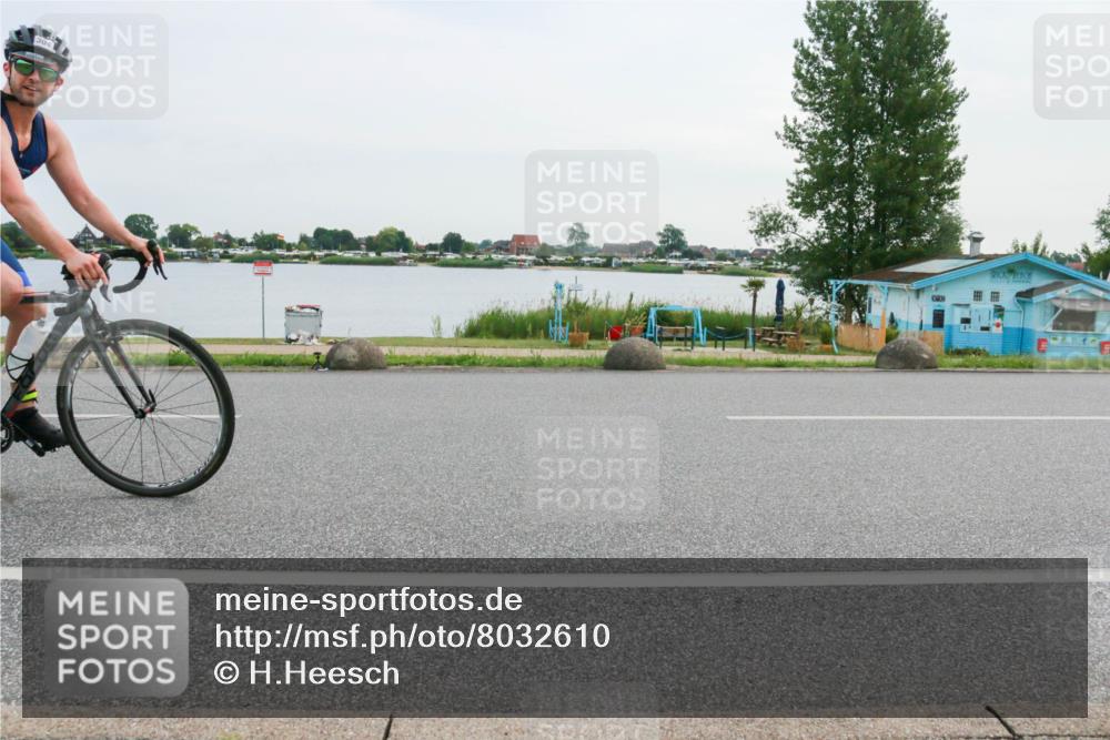 15.06.2025 - 27. Vierlanden-Triathlon H.Heesch http://msf.ph/oto/8032610 15.06.2025 10:40:35 Radfahren 9, 228, 304, 309, 341 meine-sportfotos.de