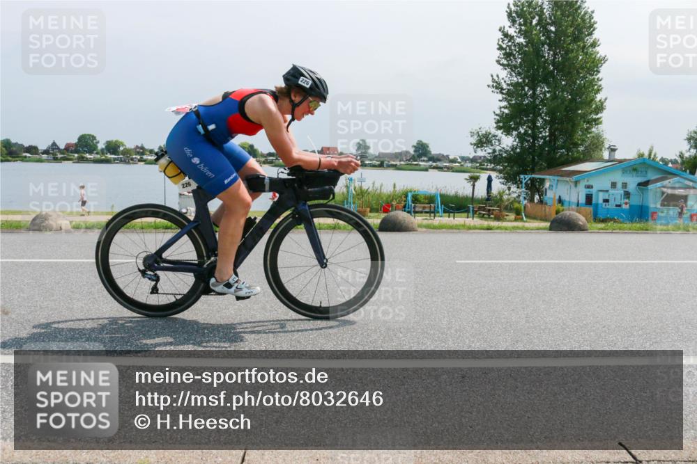 21.06.2025 - 27. Vierlanden-Triathlon H.Heesch http://msf.ph/oto/8032646 15.06.2025 11:38:25 Radfahren 226, 246, 761 meine-sportfotos.de