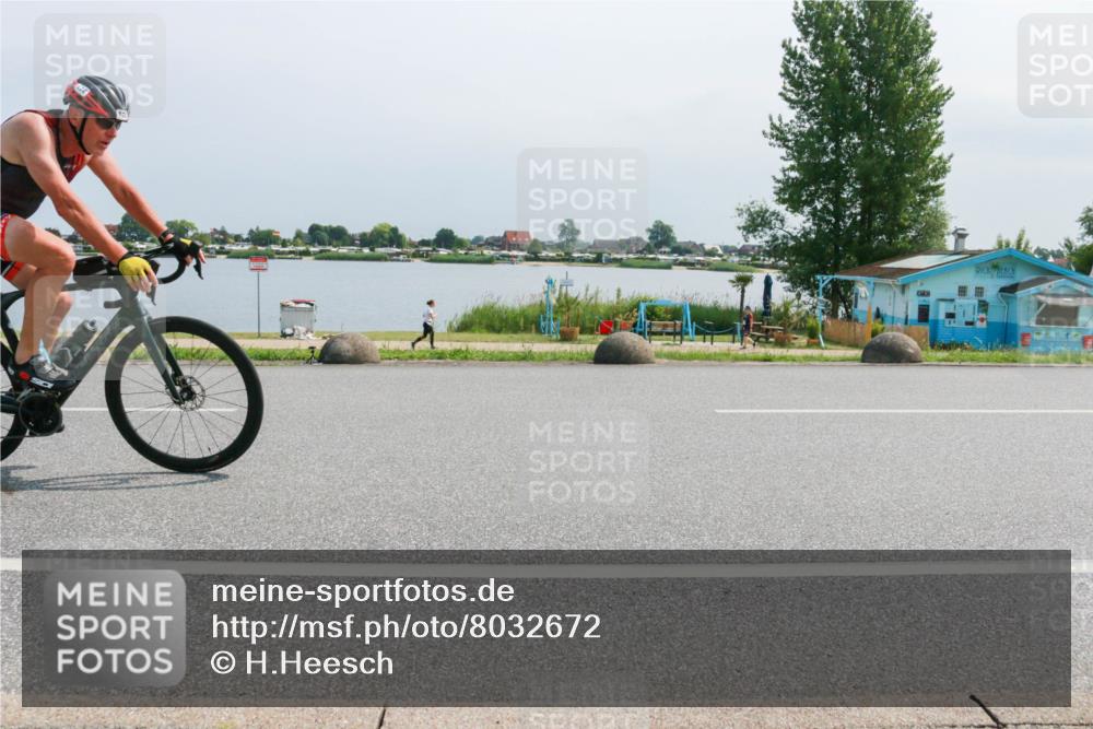 21.06.2025 - 27. Vierlanden-Triathlon H.Heesch http://msf.ph/oto/8032672 15.06.2025 11:38:34 Radfahren 174, 677, 716, 718 meine-sportfotos.de