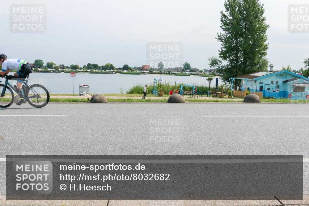 21.06.2025 - 27. Vierlanden-Triathlon H.Heesch http://msf.ph/oto/8032682 15.06.2025 11:38:36 Radfahren 174, 677, 716, 718, 837 meine-sportfotos.de