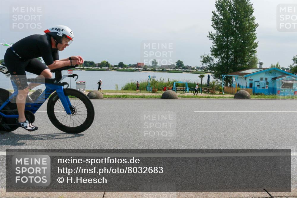 21.06.2025 - 27. Vierlanden-Triathlon H.Heesch http://msf.ph/oto/8032683 15.06.2025 11:38:40 Radfahren 716, 837 meine-sportfotos.de