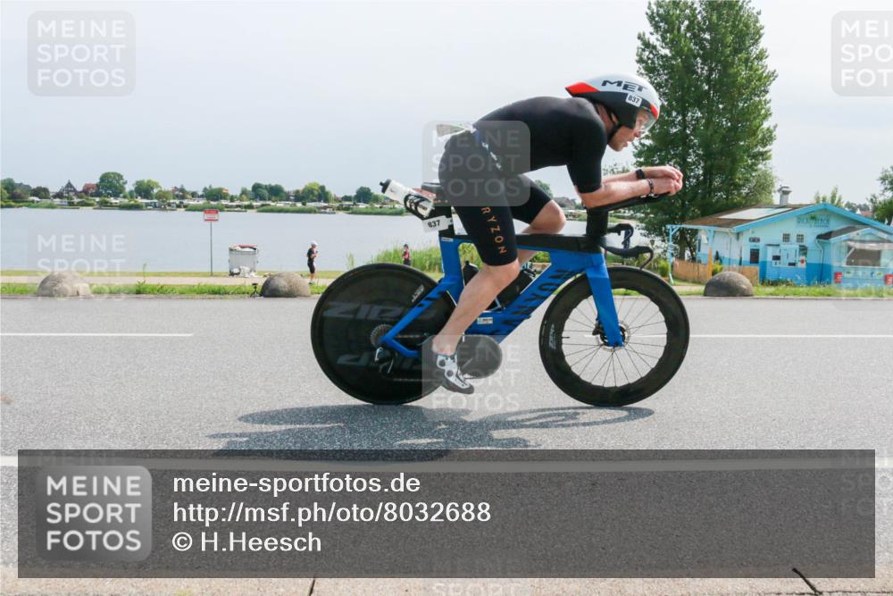 21.06.2025 - 27. Vierlanden-Triathlon H.Heesch http://msf.ph/oto/8032688 15.06.2025 11:38:40 Radfahren 716, 837 meine-sportfotos.de