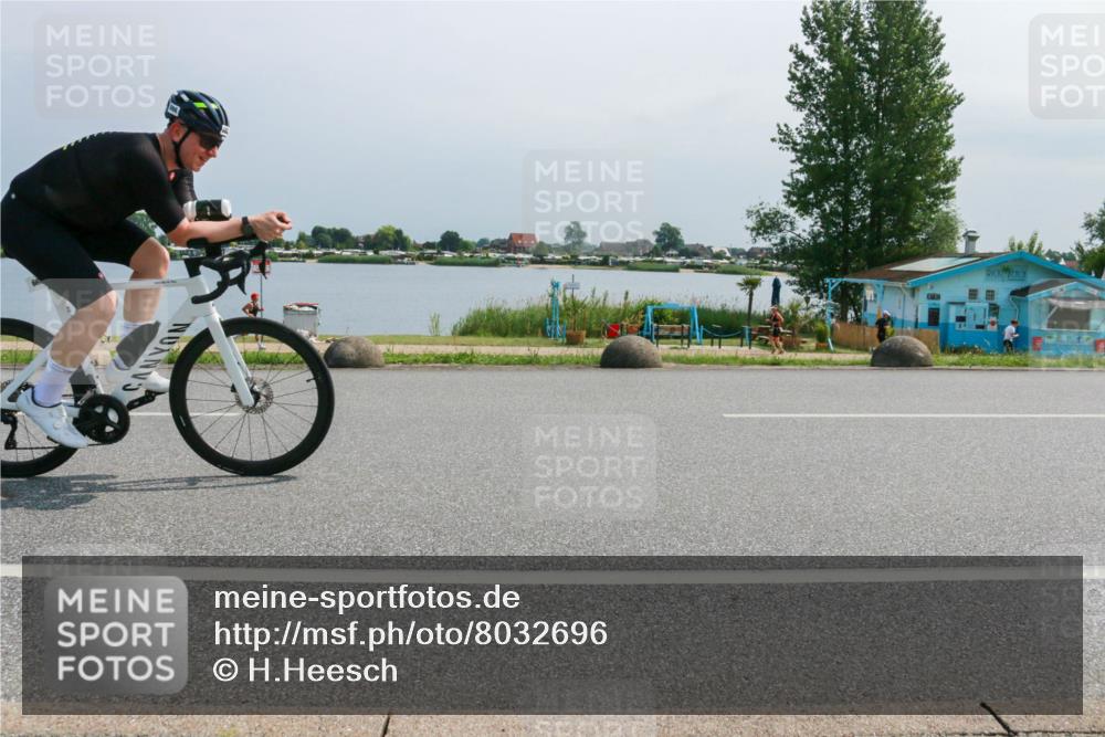21.06.2025 - 27. Vierlanden-Triathlon H.Heesch http://msf.ph/oto/8032696 15.06.2025 11:38:45 Radfahren 636, 668, 793 meine-sportfotos.de