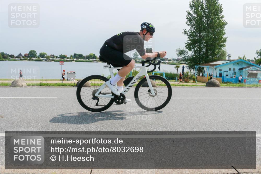 21.06.2025 - 27. Vierlanden-Triathlon H.Heesch http://msf.ph/oto/8032698 15.06.2025 11:38:45 Radfahren 636, 668, 793 meine-sportfotos.de