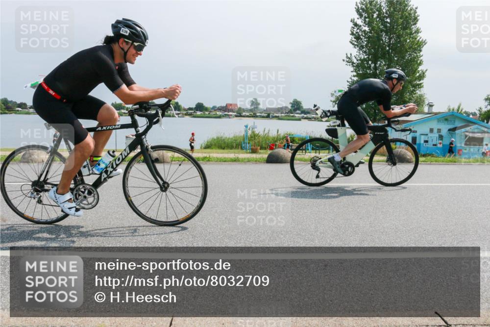 21.06.2025 - 27. Vierlanden-Triathlon H.Heesch http://msf.ph/oto/8032709 15.06.2025 11:38:46 Radfahren 636, 668, 793 meine-sportfotos.de