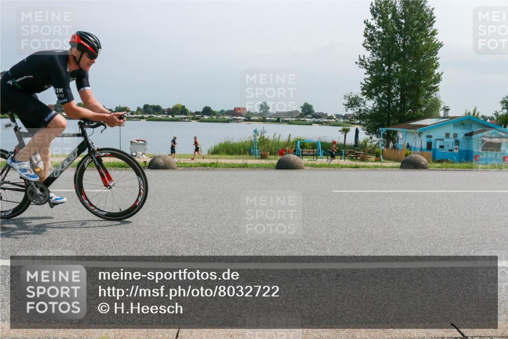 21.06.2025 - 27. Vierlanden-Triathlon H.Heesch http://msf.ph/oto/8032722 15.06.2025 11:38:49 Radfahren 636, 668, 744, 793 meine-sportfotos.de