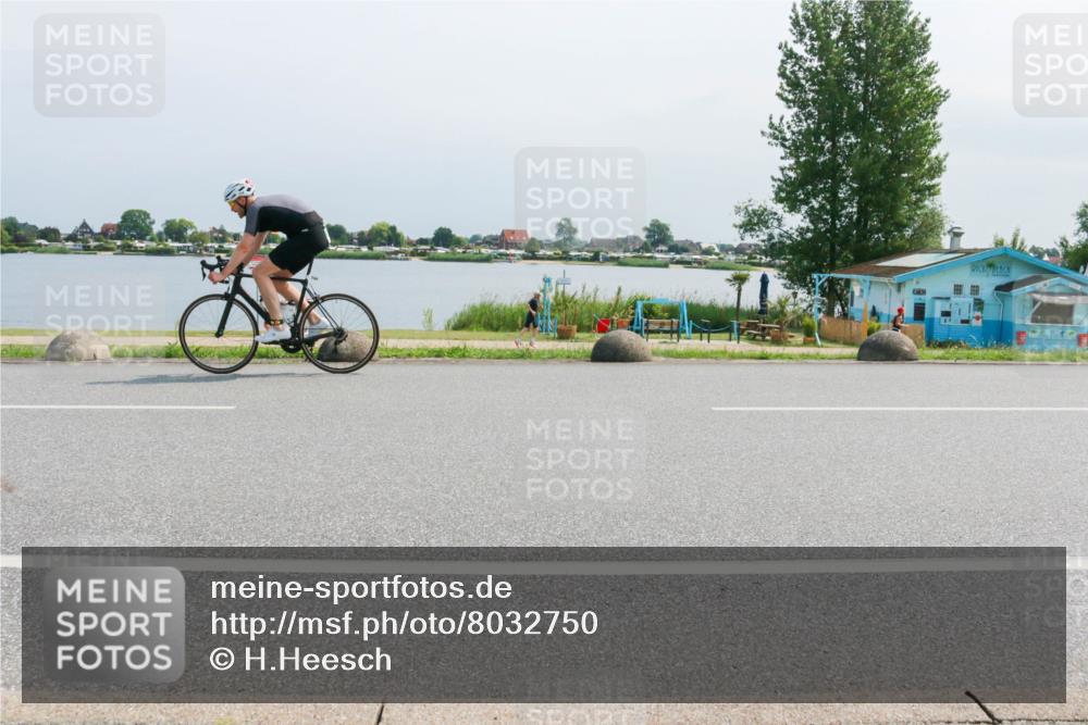 21.06.2025 - 27. Vierlanden-Triathlon H.Heesch http://msf.ph/oto/8032750 15.06.2025 11:38:51 Radfahren 744 meine-sportfotos.de