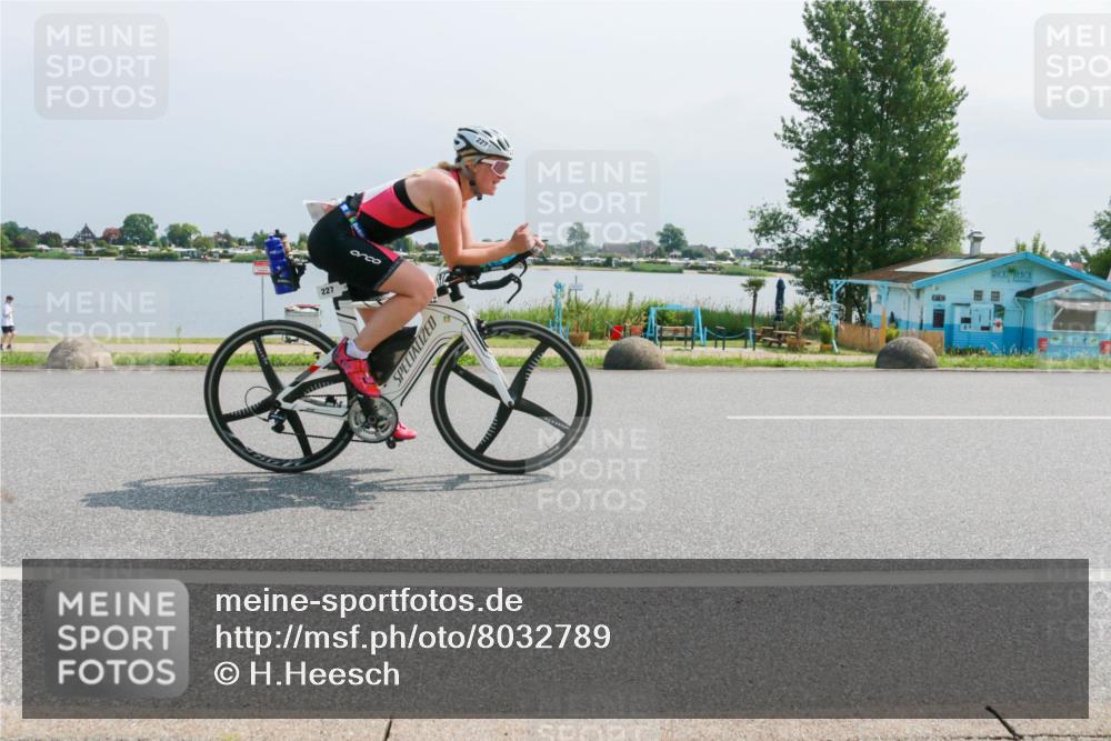 21.06.2025 - 27. Vierlanden-Triathlon H.Heesch http://msf.ph/oto/8032789 15.06.2025 11:39:04 Radfahren 227, 732, 733 meine-sportfotos.de