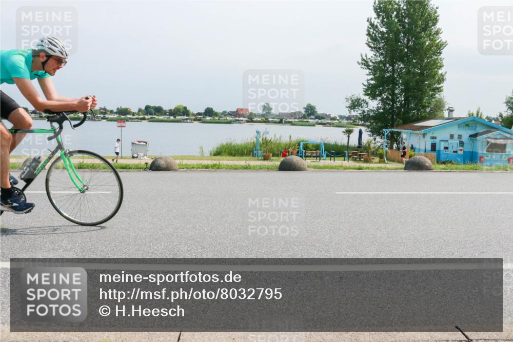 21.06.2025 - 27. Vierlanden-Triathlon H.Heesch http://msf.ph/oto/8032795 15.06.2025 11:39:07 Radfahren 227, 643, 732, 733 meine-sportfotos.de