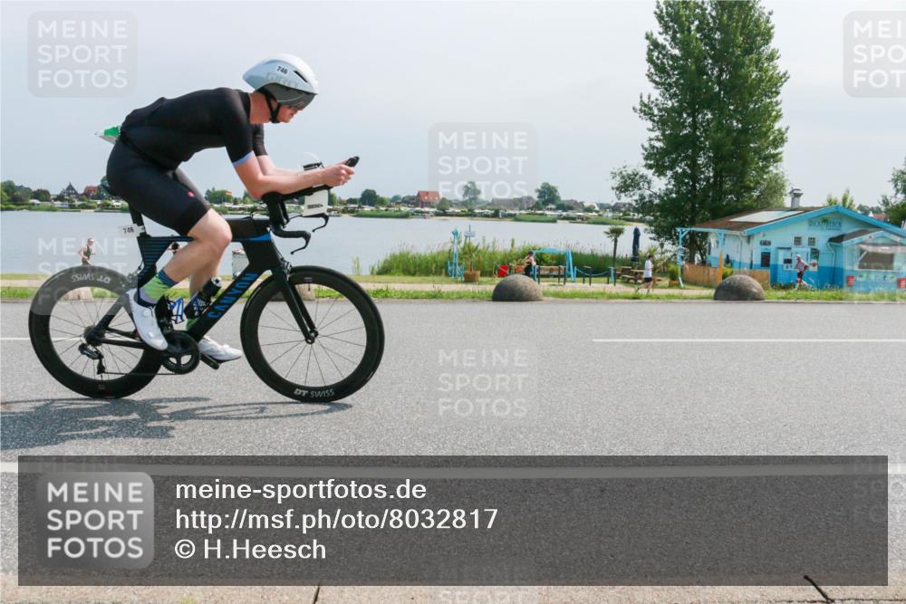 21.06.2025 - 27. Vierlanden-Triathlon H.Heesch http://msf.ph/oto/8032817 15.06.2025 11:39:16 Radfahren 220, 641, 667, 723, 746, 808 meine-sportfotos.de