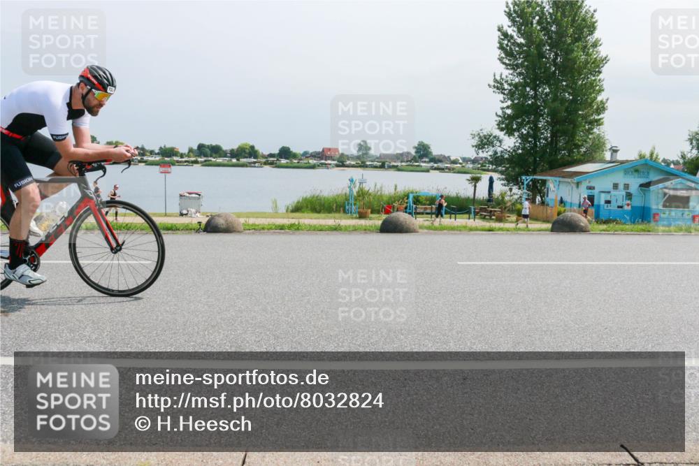 21.06.2025 - 27. Vierlanden-Triathlon H.Heesch http://msf.ph/oto/8032824 15.06.2025 11:39:17 Radfahren 220, 641, 667, 723, 746, 808 meine-sportfotos.de