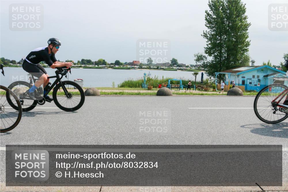 21.06.2025 - 27. Vierlanden-Triathlon H.Heesch http://msf.ph/oto/8032834 15.06.2025 11:39:17 Radfahren 220, 641, 667, 723, 746, 808 meine-sportfotos.de