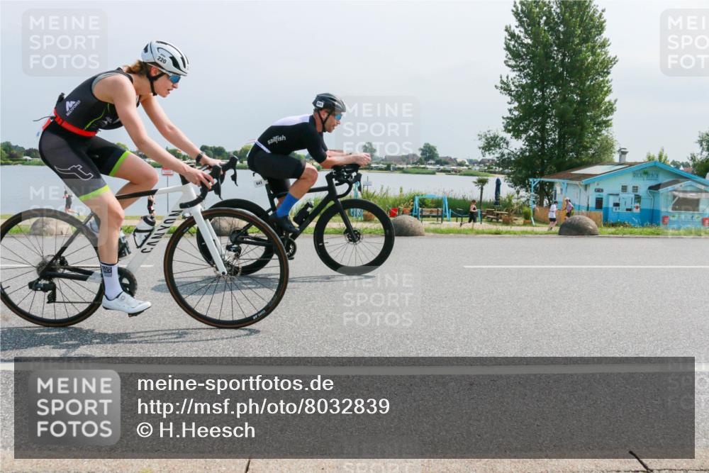 21.06.2025 - 27. Vierlanden-Triathlon H.Heesch http://msf.ph/oto/8032839 15.06.2025 11:39:17 Radfahren 220, 641, 667, 723, 746, 808 meine-sportfotos.de