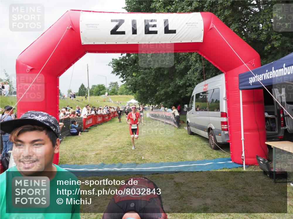 21.06.2025 - 27. Vierlanden-Triathlon MichiJ http://msf.ph/oto/8032843 15.06.2026 12:53:23 Ziel 35, 732, 989, 991, 992, 993 meine-sportfotos.de