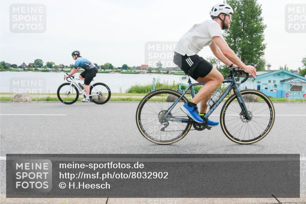 15.06.2025 - 27. Vierlanden-Triathlon H.Heesch http://msf.ph/oto/8032902 15.06.2025 10:40:43 Radfahren 9, 253 meine-sportfotos.de