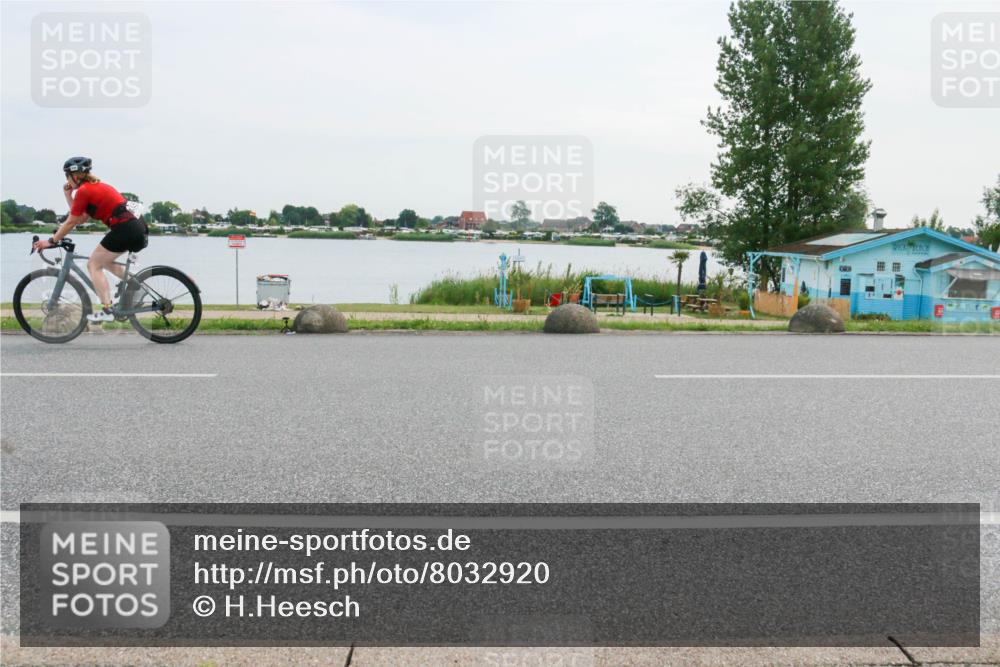 15.06.2025 - 27. Vierlanden-Triathlon H.Heesch http://msf.ph/oto/8032920 15.06.2025 10:40:46 Radfahren 193, 253, 556 meine-sportfotos.de