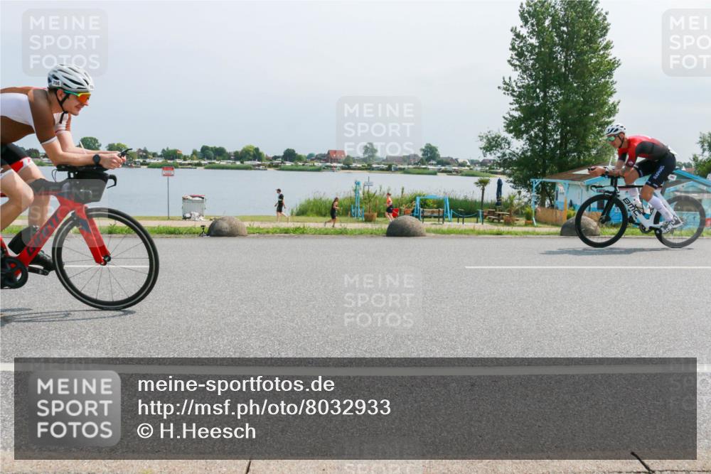 21.06.2025 - 27. Vierlanden-Triathlon H.Heesch http://msf.ph/oto/8032933 15.06.2025 11:39:41 Radfahren 692, 708 meine-sportfotos.de