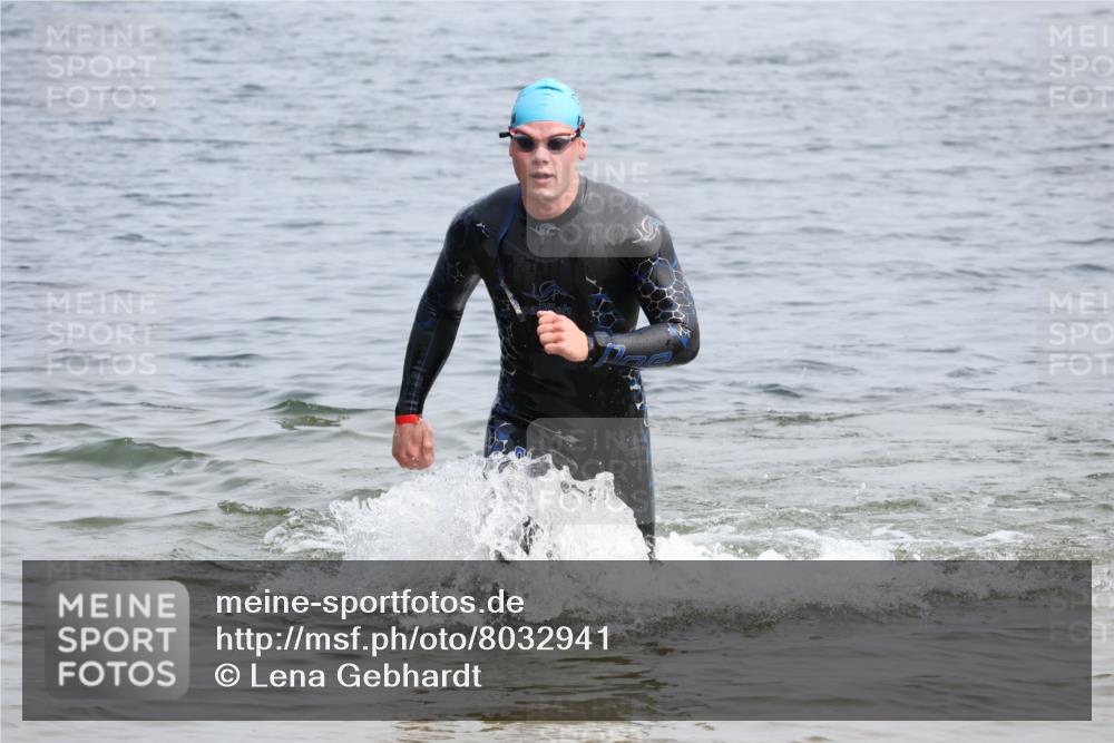 15.06.2025 - 27. Vierlanden-Triathlon Lena Gebhardt http://msf.ph/oto/8032941 15.06.2025 11:16:19 Schwimmen 954 meine-sportfotos.de