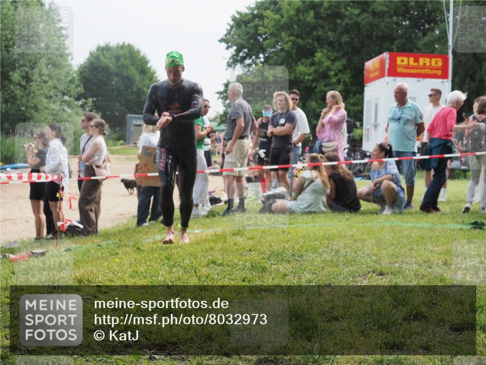 15.06.2025 - 27. Vierlanden-Triathlon KatJ http://msf.ph/oto/8032973 15.06.2025 11:14:21 Schwimmen 804, 904, 952, 962 meine-sportfotos.de